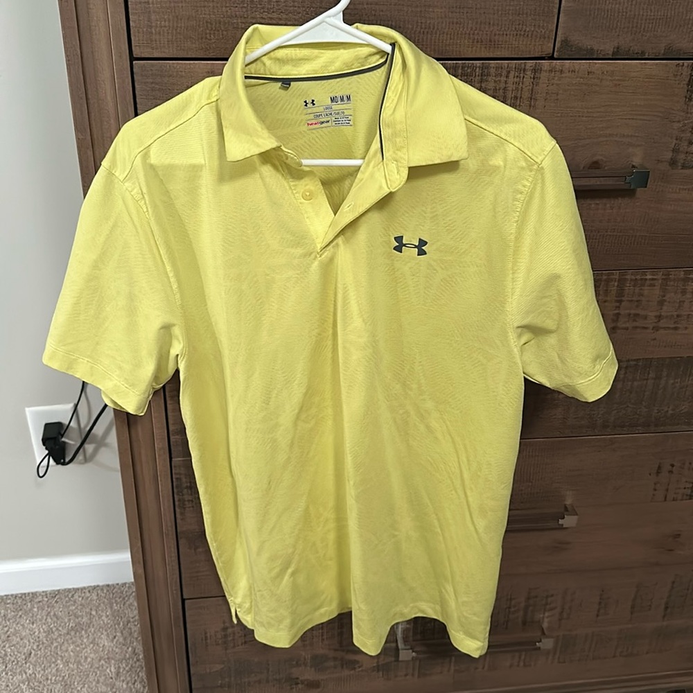 Men’s Under Armour, golf polo size medium yellow